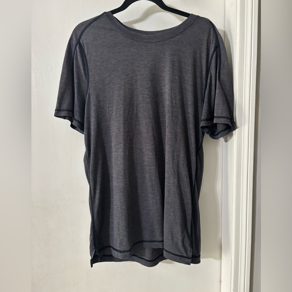 Gray men’s Lululemon shirt